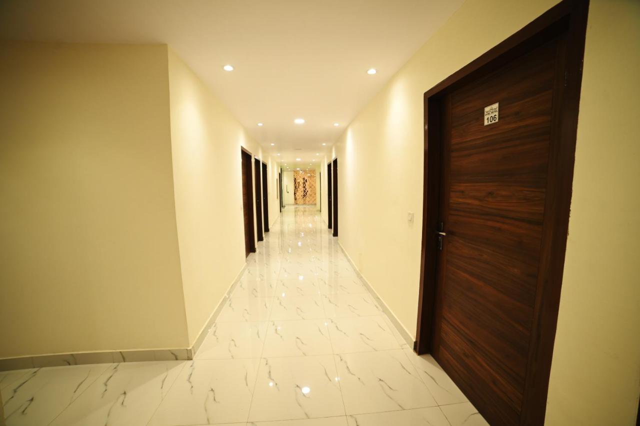 Ovel Hotel ลูดิฮานา ภายนอก รูปภาพ